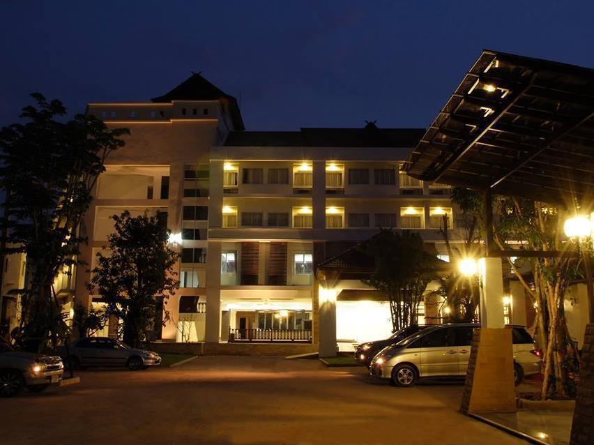 Nana Buri Hotel Chumphon Exterior photo