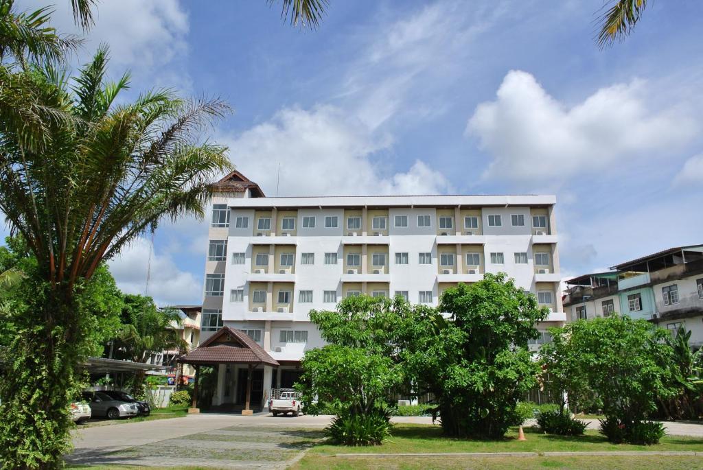 Nana Buri Hotel Chumphon Exterior photo